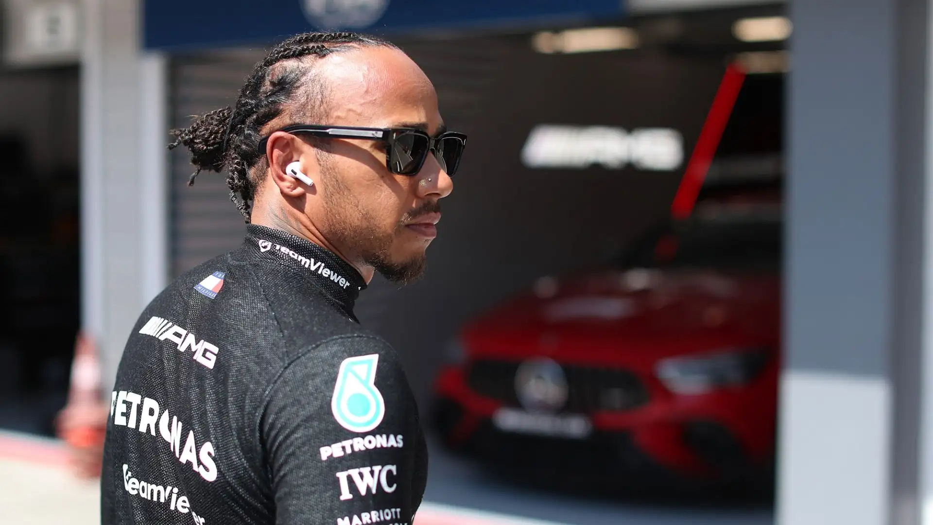 "Il rinnovo con la Mercedes dimostra il mio impegno verso il team"