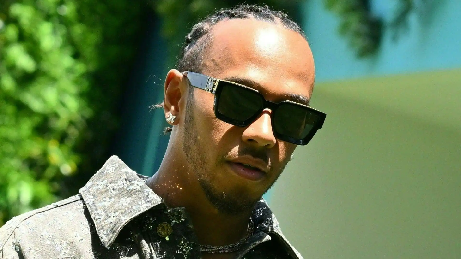 Lewis Hamilton, super look a Miami: le immagini