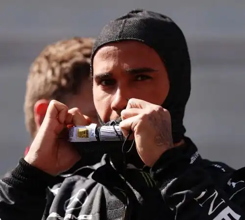 F1, Lewis Hamilton spiega la sua brutta partenza