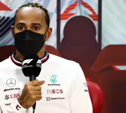 Anche il meccanico dà una delusione a Lewis Hamilton