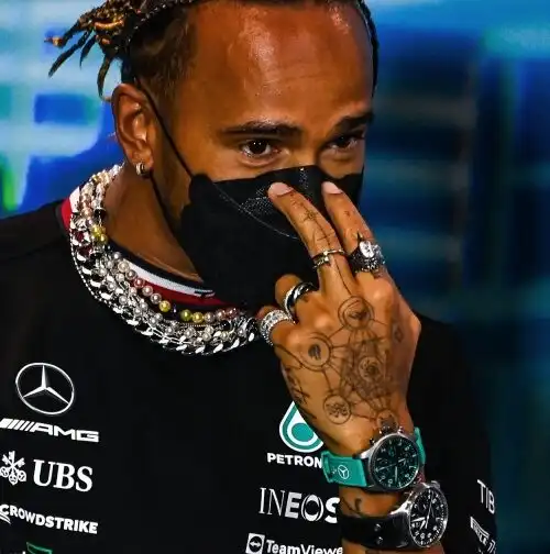 F1, Lewis Hamilton e Mercedes non si danno pace