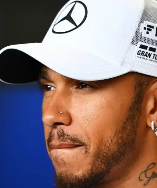 F1, Lewis Hamilton manda un messaggio chiaro alla Mercedes