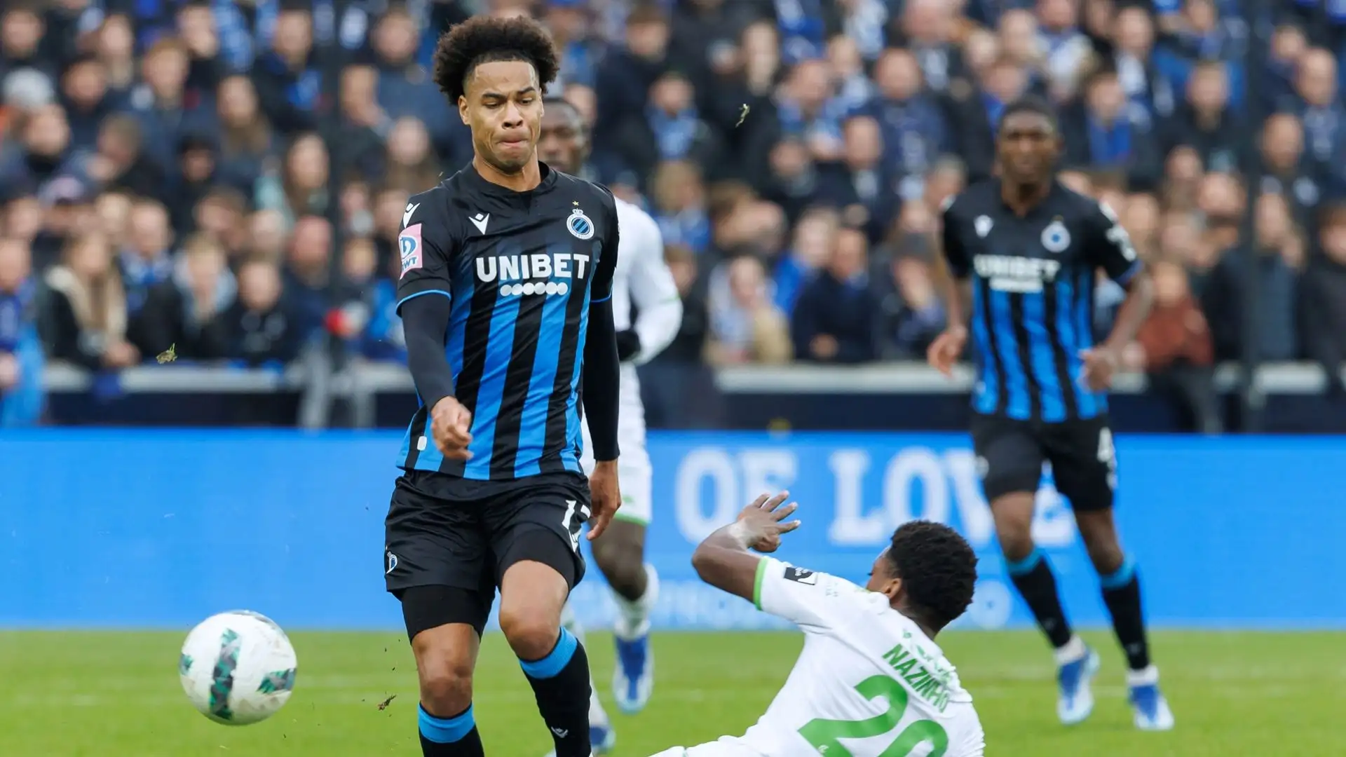 Il giocatore, in scadenza nel 2025, sta spingendo per un trasferimento in un club estero ed è molto interessato all'Inter