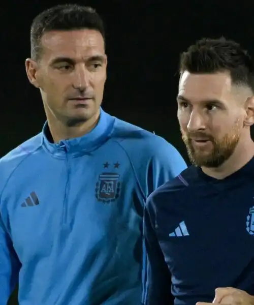 Lionel Messi è pronto a sfidare l’Olanda: le foto dell’allenamento