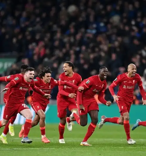 I portieri decidono la Carabao Cup: vince il Liverpool