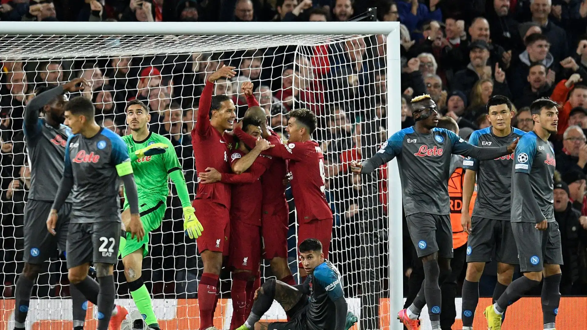 Il Napoli gioca alla pari ad Anfield, ma perde nel finale contro il Liverpool
