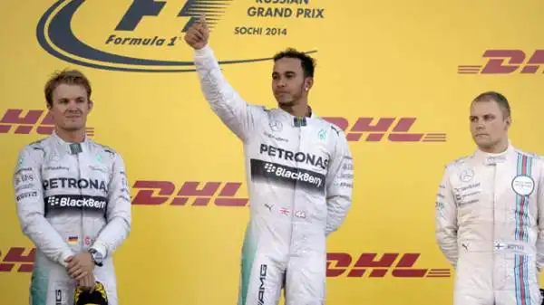 Il Gp di Russia nelle mani della Mercedes, che vince il titolo costruttori. Hamilton primo, Rosberg secondo, Bottas terzo. Alonso sesto, Vettel ottavo e Raikkonen nono.