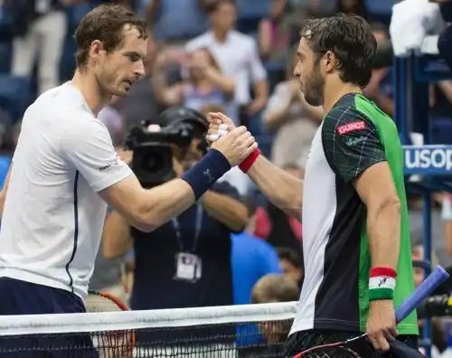 Lorenzi fa sudare Murray