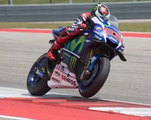 Lorenzo bruciante, ma Rossi è caldo