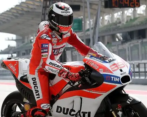 Dovi e Lorenzo in coro: “Ducati in crescita”