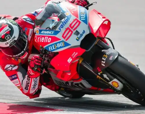 Lorenzo e la Ducati volano a Sepang