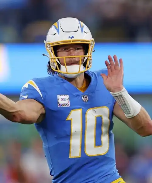 Monday Night NFL, successo all’overtime per i Chargers