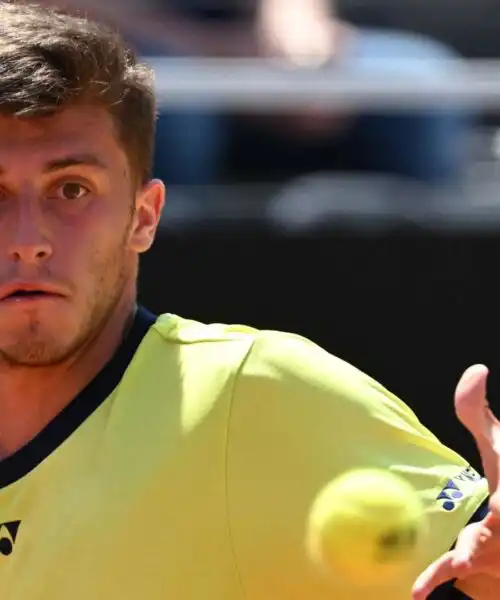 Luca Nardi sfiora l’impresa ma va ko con Stefanos Tsitsipas