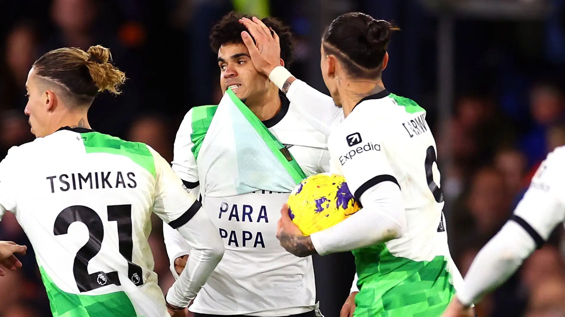 Giornata di grandi emozioni per l'attaccante del Liverpool Luis Diaz