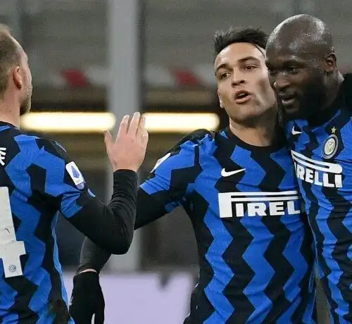 Lukaku travolge la Lazio: Inter in vetta, superato il Milan