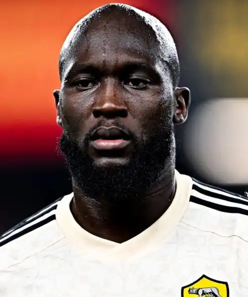 Lukaku torna a San Siro: quattro interisti inferociti. Le immagini