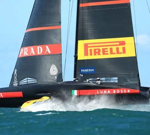 Prada Cup, Luna Rossa domina e vola in finale