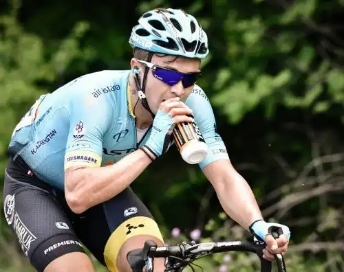 Vuelta: vince Lutsenko, Froome allunga