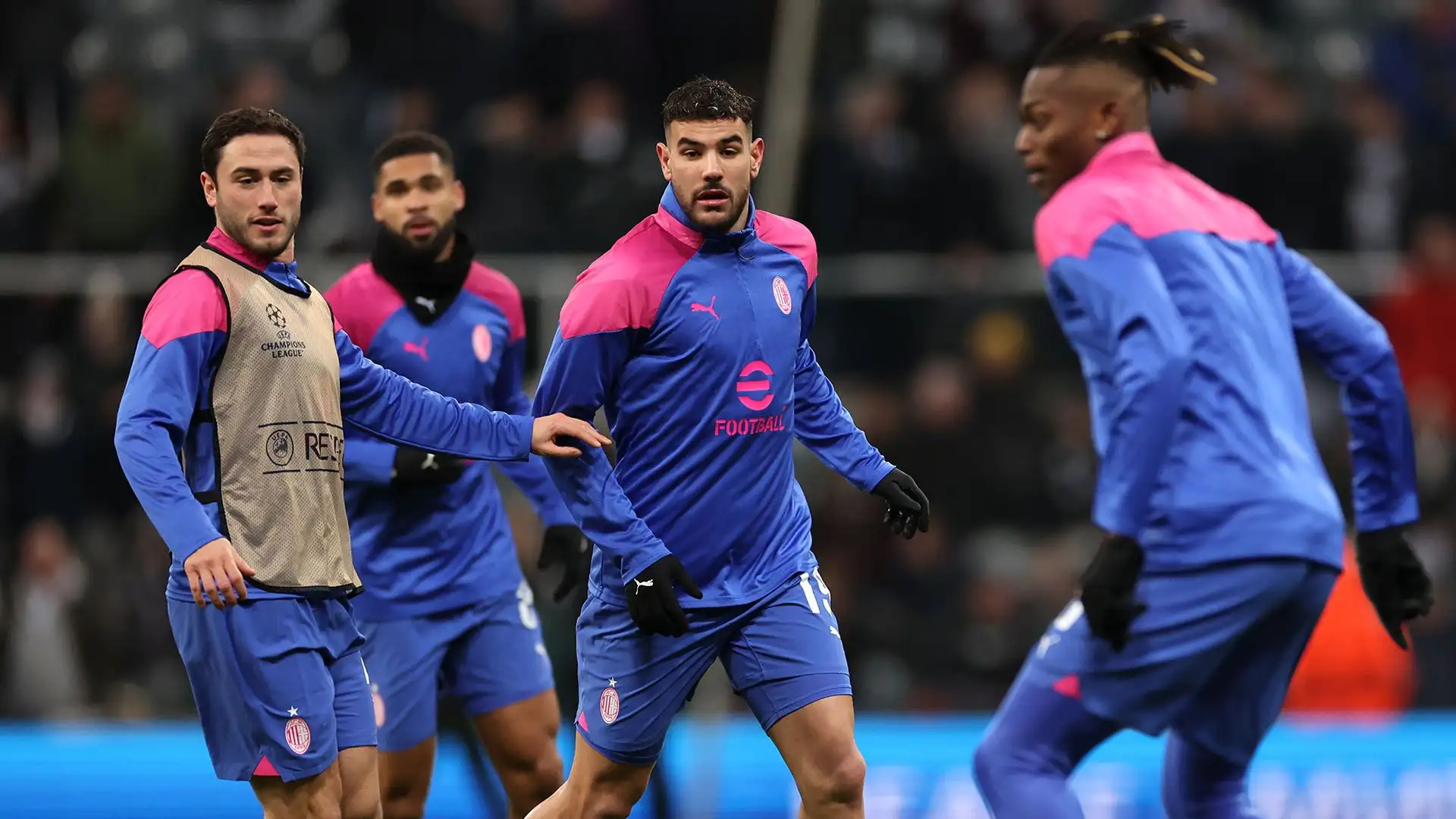 A Newcastle gli uomini di Pioli sono scesi in campo con una mise particolare