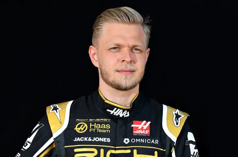 F1, Magnussen operato: “Forte dolore a una mano”