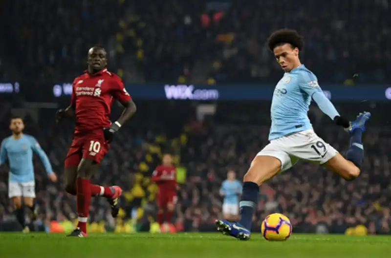 Il City doma il Liverpool, Premier riaperta