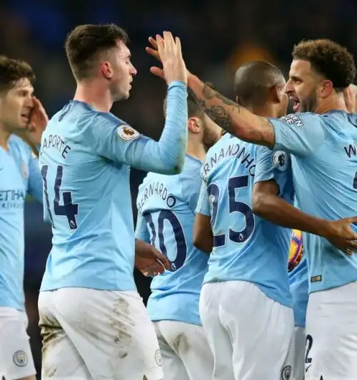 Il City vince e aggancia il Liverpool