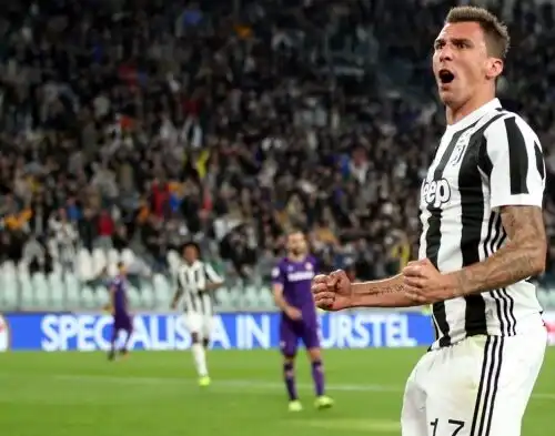 Napoli e Juventus in vetta, goleada Atalanta