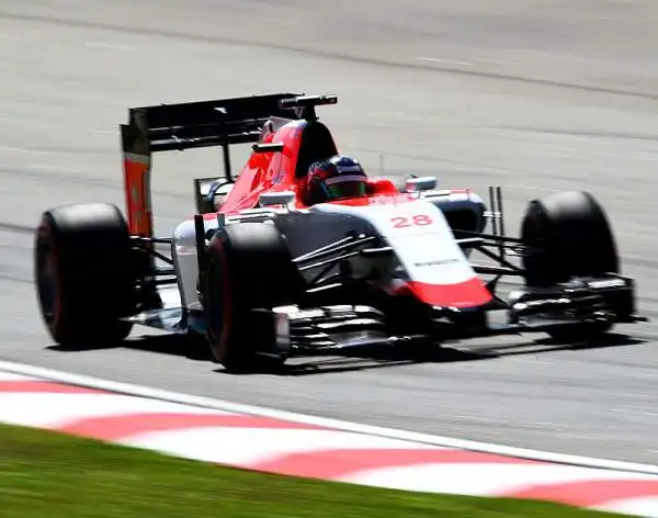 Finalmente in pista la nuova Manor, l'ultima scuderia iscrittasi al mondale 2015 nata sulle ceneri della Marussia. Will Stevens e Roberto Merhi i due piloti scelti dal team inglese.