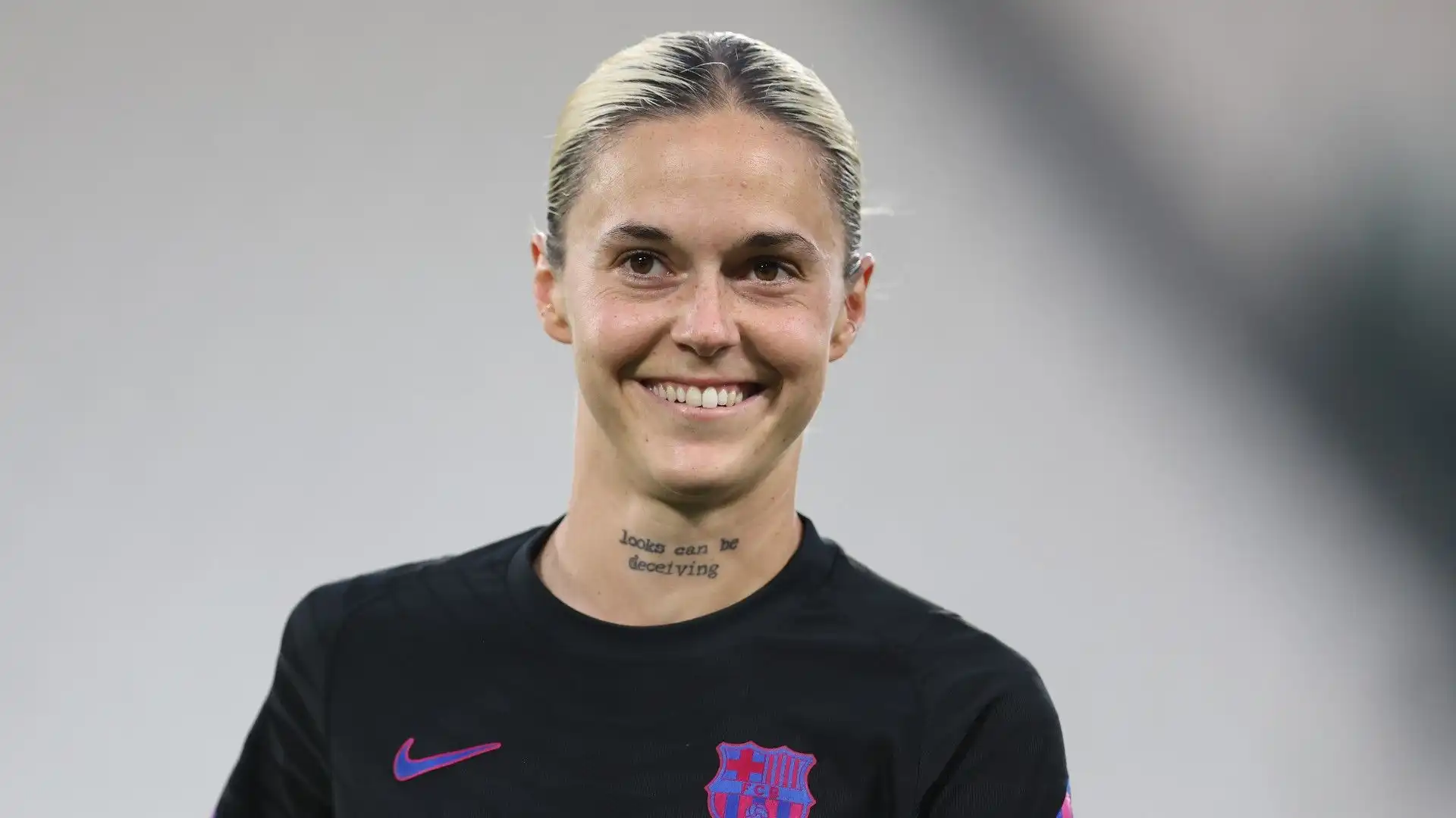 Mapi León tatuata anche sul collo: le foto
