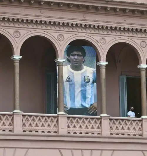 Diego Armando Maradona: statua in arrivo