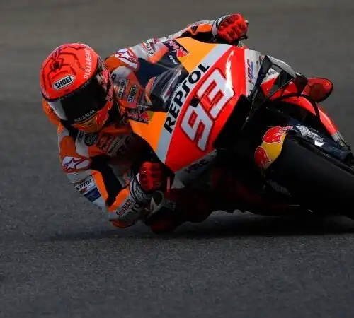 MotoGp, paurosa caduta per Marquez nelle FP3