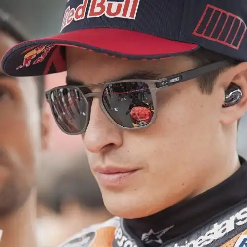MotoGP, giornataccia Marc Marquez: arriva anche il gestaccio di Aleix Espargaró