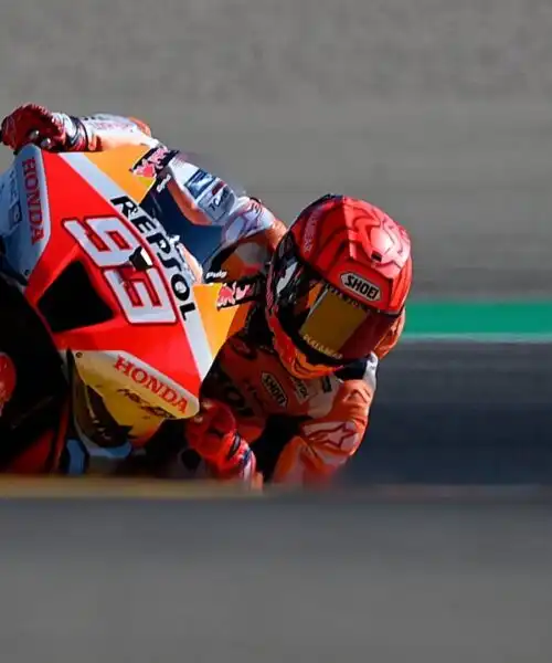 MotoGp, un ducatista davanti ad Aragon. Brividi per Marc Marquez