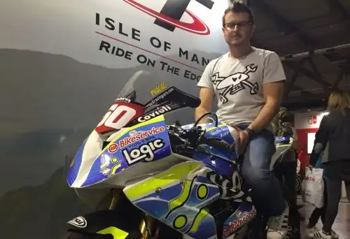 Marco Pagani spinge Valentino Rossi al TT