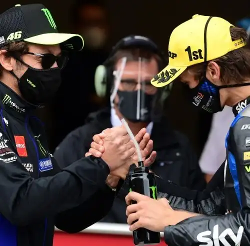 Luca Marini e Valentino Rossi: la reazione dopo la loro battaglia