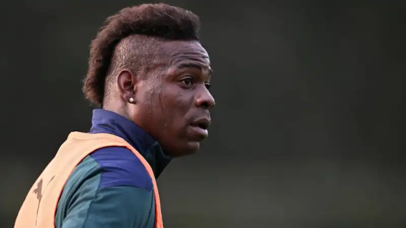 Mario Balotelli, commovente dedica ad Aguero: la risposta del Kun