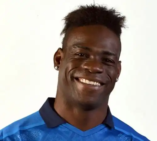 Mario Balotelli al Napoli: l’assist del fratello