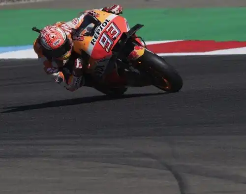 Marquez conquista Assen, Rossi e Dovizioso giù dal podio