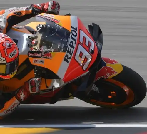 Marquez domina, giù dal podio Ducati e Valentino Rossi
