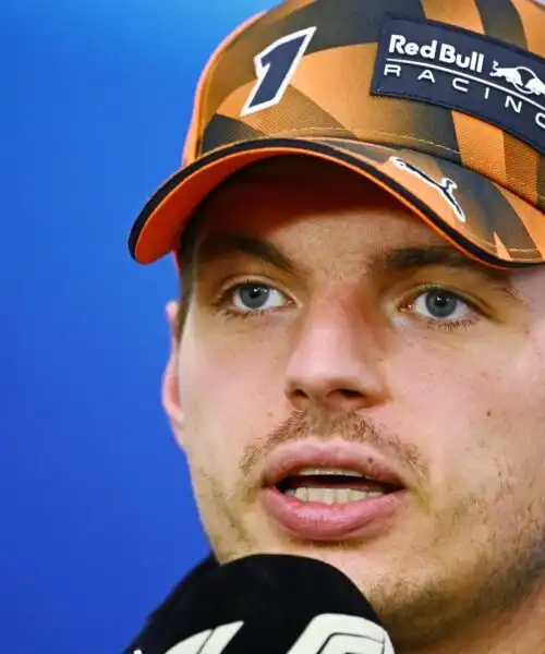 F1, Max Verstappen ignora Lewis Hamilton e aspetta la FIA