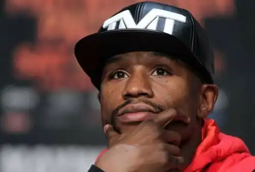 Mayweather si svena in via Montenapoleone