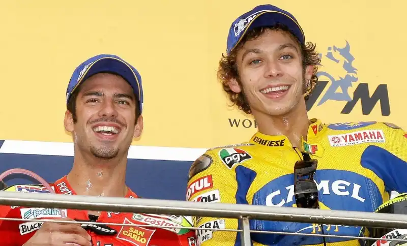 Marco Melandri spinge Valentino Rossi verso la Top 10