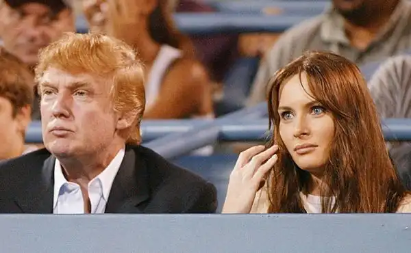 La splendida nuova first lady americana è nata nel 1970 a Sevnica, una cittadina della Slovenia ed è la terza moglie del neo presidente degli stati uniti Donald Trump.