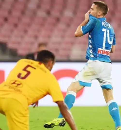 Mertens torna a parlare della panchina con la Roma