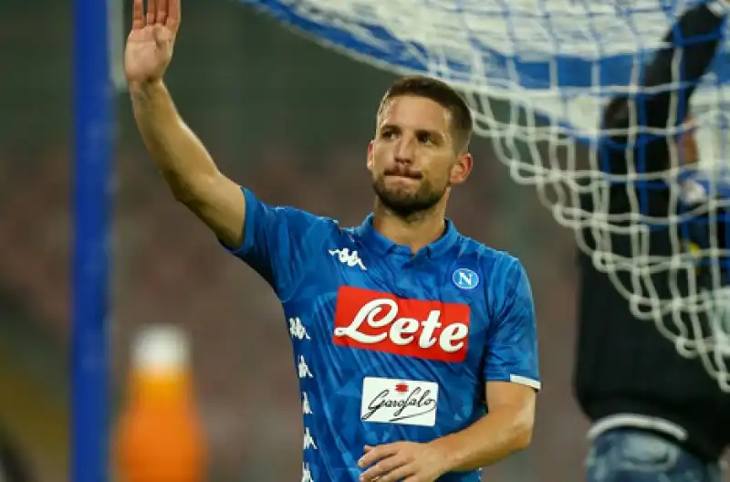 Mertens si incatena al Napoli: “Resta”