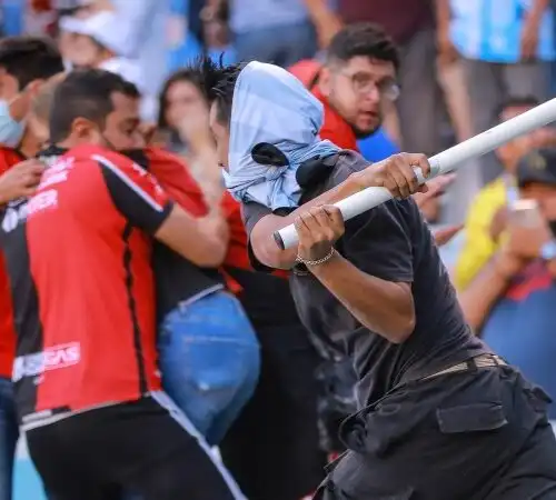 Messico, le immagini della scioccante rissa fra Queretaro e Atlas