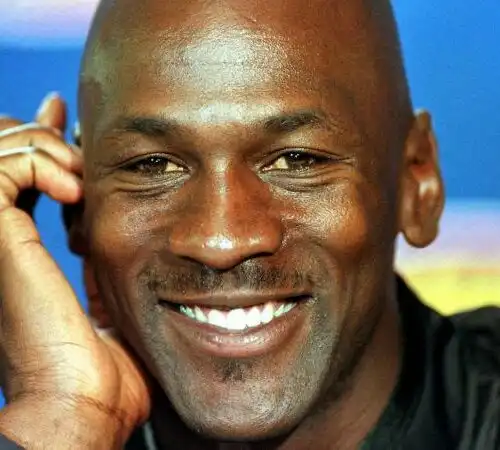 Michael Jordan è a Milano a fare shopping. Le immagini