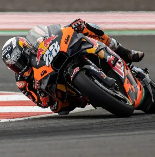 MotoGp Indonesia: Oliveira sorprende tutti, male Bagnaia e incubo Marc Marquez