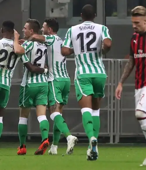 Caos e rabbia, il Milan cade a San Siro