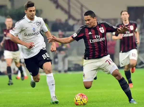 I rossoneri schiacciati dall’Atalanta devono ringraziare il baby portiere che si oppone a tutto e tutti, con le mani e con i piedi, da vicino e da lontano.